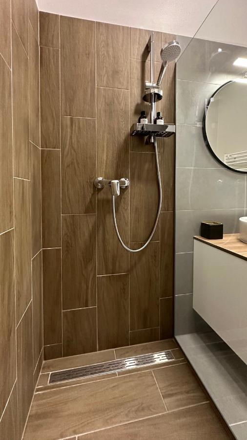 Linden Apartman 107 Glamour (Adults Only) Mosonmagyarovar Ngoại thất bức ảnh